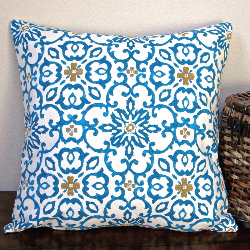 Artisan Pillows Indoor 20-inch HGTV Blue Scroll Geometric Modern Accent Throw Pillow