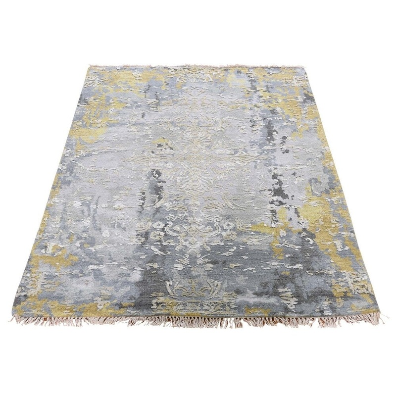 Shahbanu Rugs Gray Wool And Silk Erased Design Hand-Knotted Oriental Rug (3'1" x 4'10") - 3'1" x 4'10"