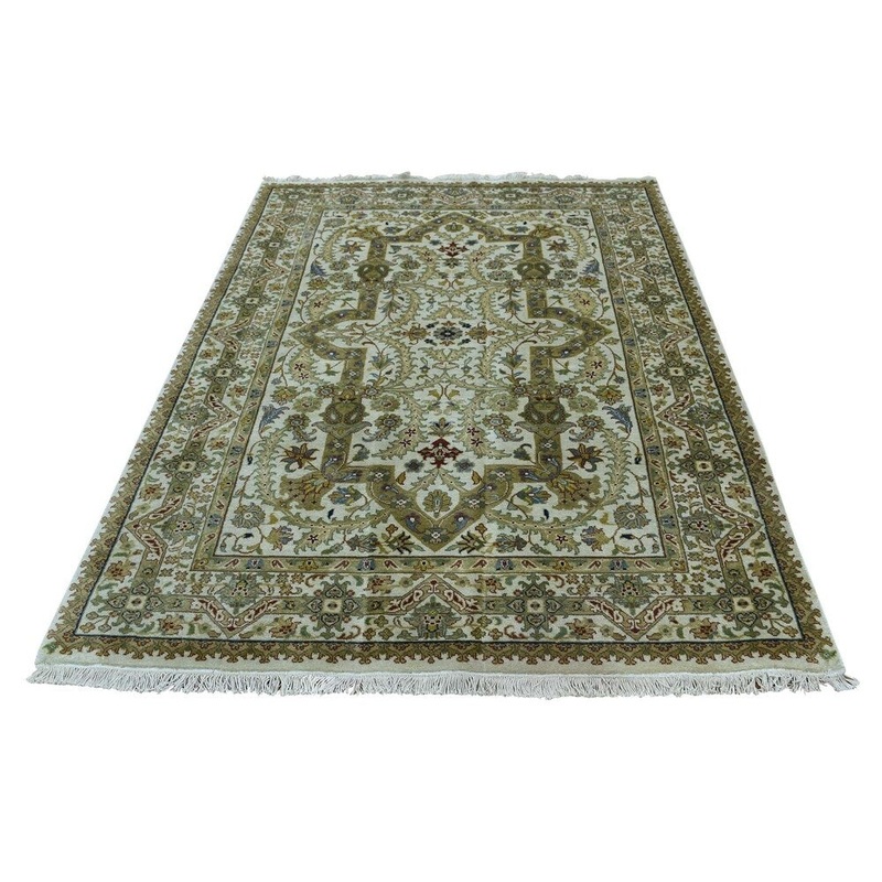 Shahbanu Rugs Hand-Knotted Tabriz Design New Zealand Wool 300 Kpsi Rug (3'10" x 6'0") - 3'10" x 6'0"