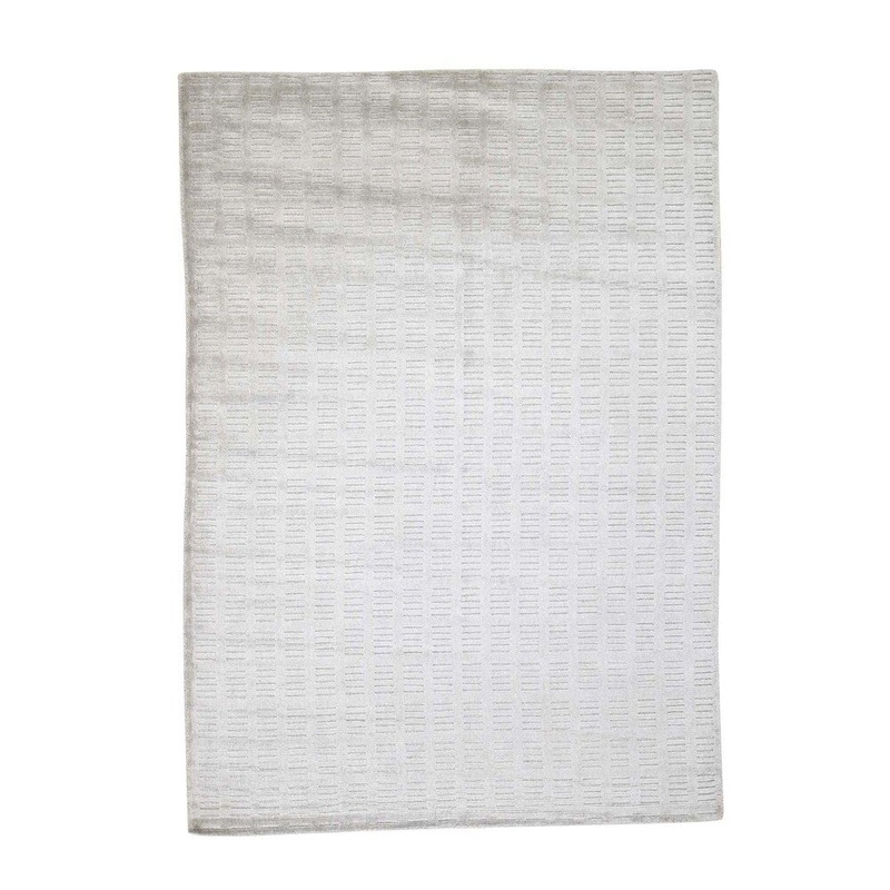 Shahbanu Rugs Hand Loomed Tone on Tone Wool and Silk Oriental Rug (5'0" x 7'0") - 5'0" x 7'0"