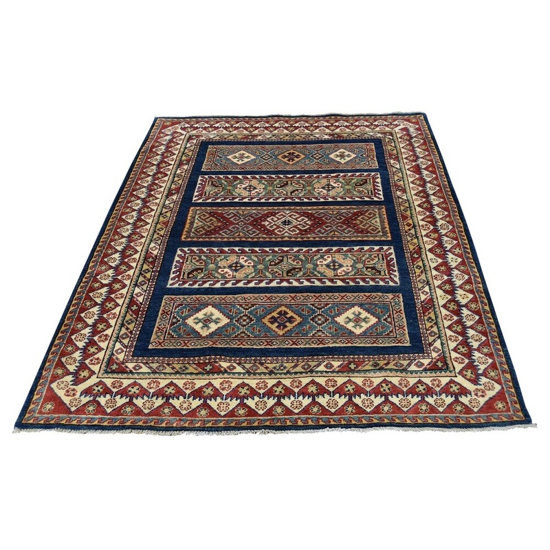 Shahbanu Rugs Special Kazak Khorjin Design Hand-Knotted Pure Wool Rug (4'1" x 5'9") - 4'1" x 5'9"