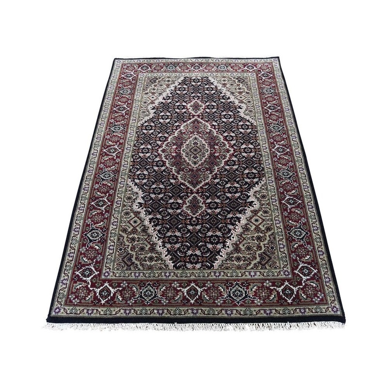 Shahbanu Rugs Black Tabriz Mahi Wool and Silk Hand-Knotted Oriental Rug (3'1" x 5'2") - 3'1" x 5'2"