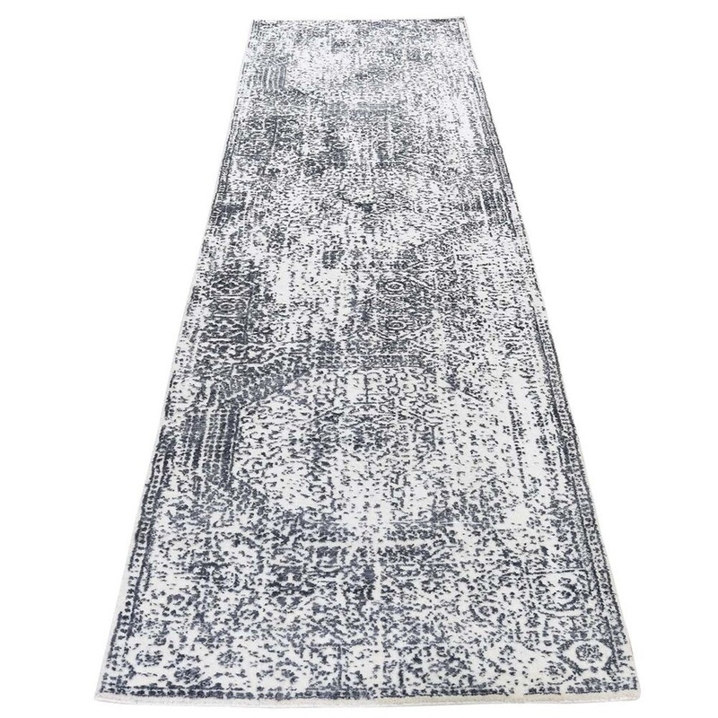 Shahbanu Rugs Ivory Hand-Loomed With Mamluk Erased Design Runner Oriental Rug (2'5" x 10'0") - 2'5" x 10'0"