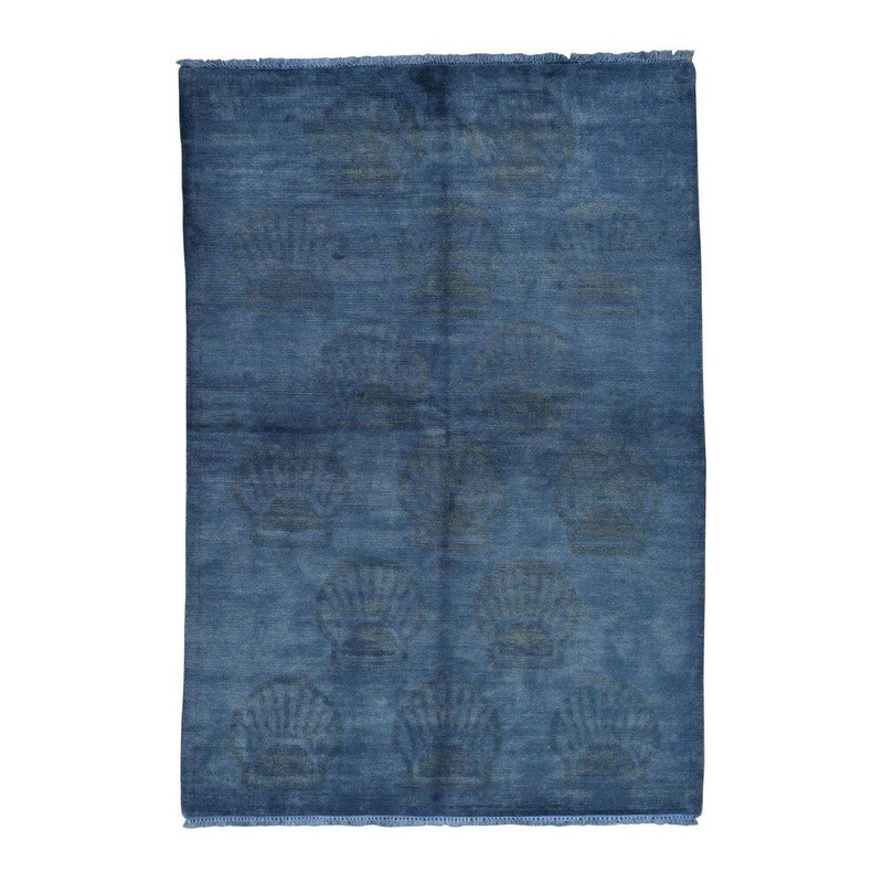 Shahbanu Rugs Peshawar Gabbeh Overdyed Hand-Knotted Shell Design Oriental Rug (5'3" x 7'8") - 5'3" x 7'8"