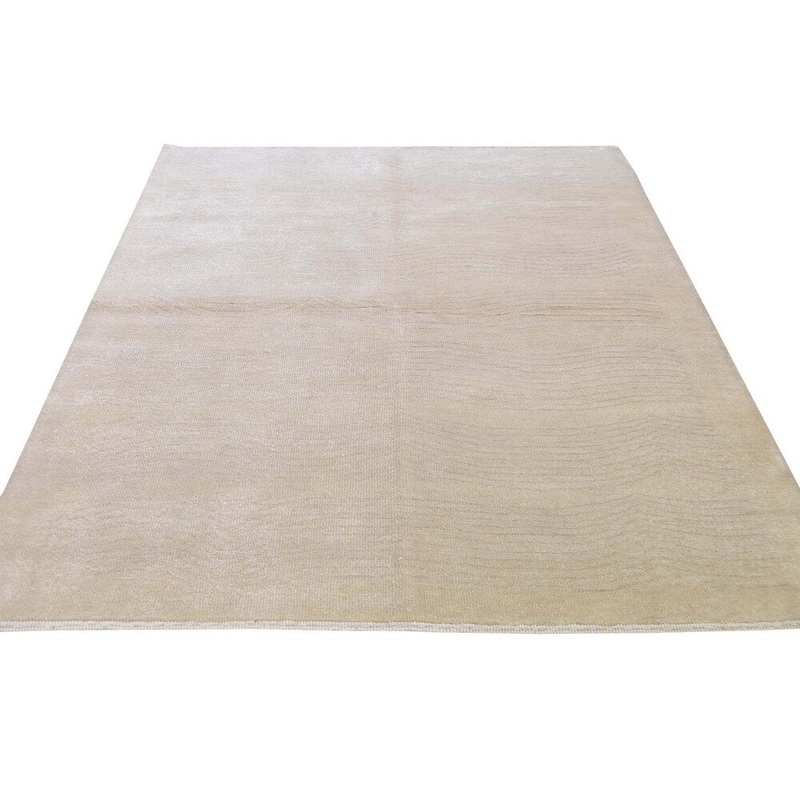Shahbanu Rugs Hand-Knotted Wool and Silk Tone-on-Tone Nepali Oriental Rug (4'0" x 6'0") - 4'0" x 6'0"