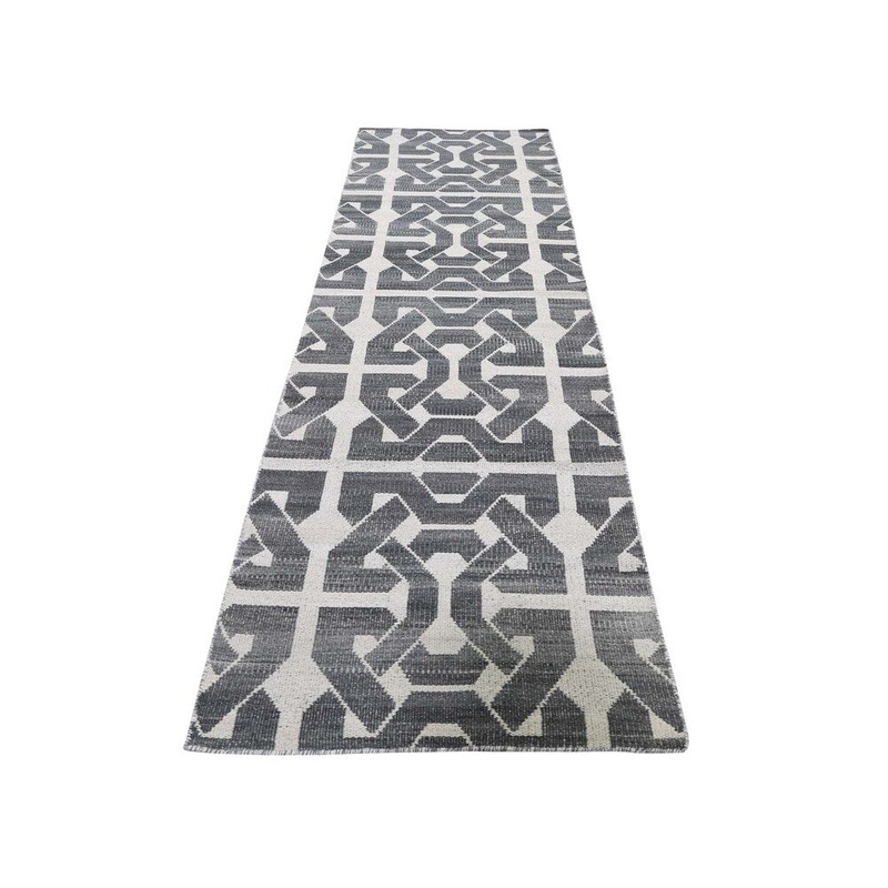 Shahbanu Rugs Ivory Hand Woven Flat Weave Pure Wool Reversible Kilim Runner Rug (2'7" x 11'9") - 2'7" x 11'9"
