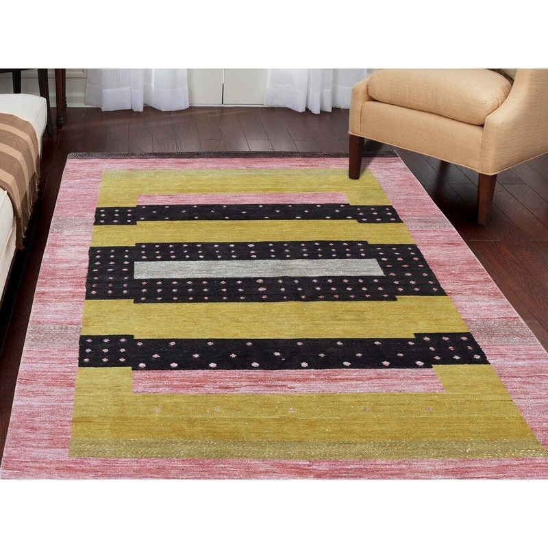 Shahbanu Rugs Lori Buft Gabbeh Art Silk Hand-Knotted Oriental Rug (3'9" x 6'0") - 3'9" x 6'0"