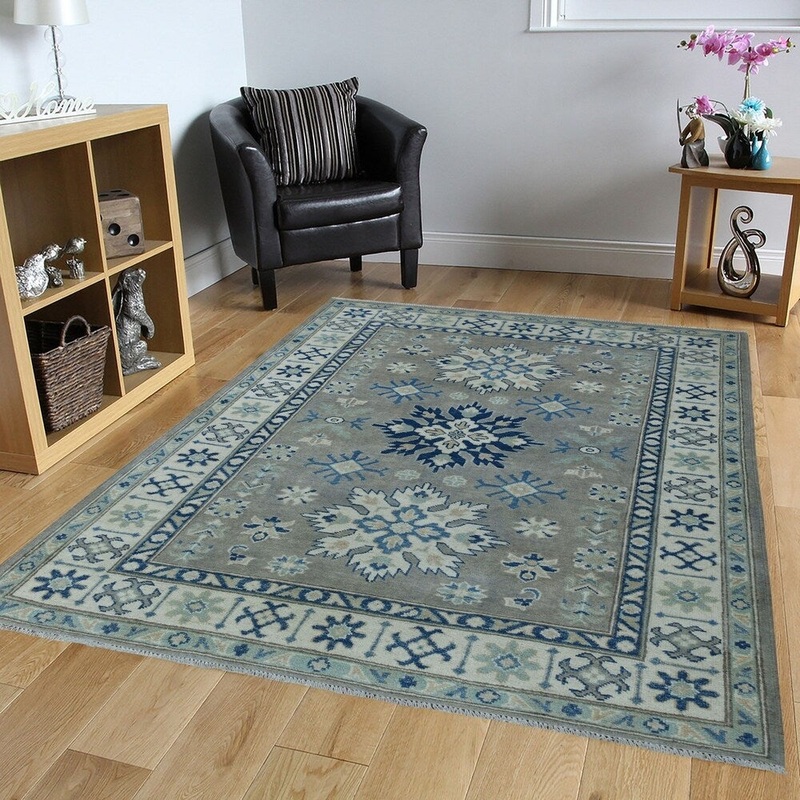 Shahbanu Rugs Gray Hand-Knotted Vintage Look Kazak Pure Wool Oriental Rug (4'0" x 5'7") - 4'0" x 5'7"